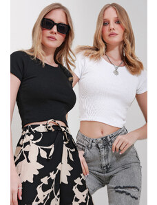 Trend Alaçatı Stili Women's Black and White Crew Neck 2 Pack Crop Knitted Blouse