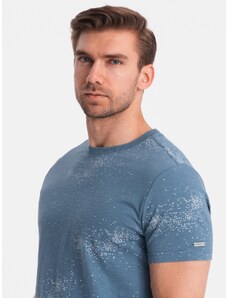 Ombre Clothing Pánské tričko s celoplošným potiskem a rozsypanými písmeny - modrá džínovina V3 OM-TSFP-0179