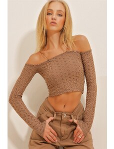 Trend Alaçatı Stili Women's Brown Rope Strap Detailed Long Sleeve Patterned Crop Knitted Blouse