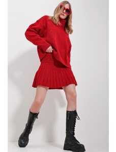 Trend Alaçatı Stili Women's Red Turtleneck Sweater And Pleated Skirt Set