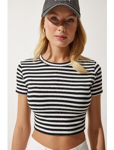 Happiness İstanbul Women's Black Striped Crop Knitted T-Shirt