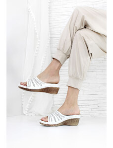 Cathay moda Bílé sandály na klínku 6086-2WH