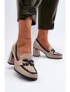 Basic Béžové lakované dámske topánky na podpätku s ozdobnou sponou