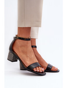Kesi Dámské sandály vyrobené z eko kůže se zdobenými vysokými podpatky, černá Wiatalia