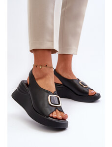 Kesi Kožené dámské sandály na klínku s ozdobou, černá Salvania