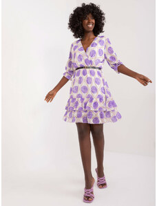 ITALY MODA Světle fialové vzorované mini šaty s páskem a volánky --light viollet Vzory