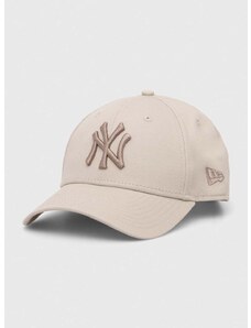 Bavlněná baseballová čepice New Era 9FORTY NEW YORK YANKEES béžová barva, s aplikací, 60503377