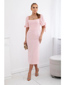 K-Fashion Šaty vzadu nařasené se zavazovacími rukávy světle růžová