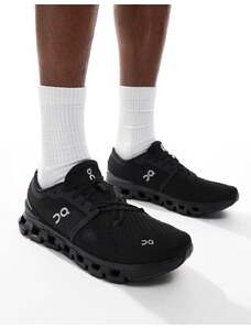 On Running ON Cloud X 4 training trainers in triple black