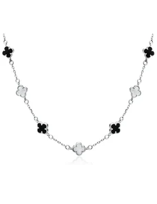Stříbrný náhrdelník s černým onyxem a perletí – čtyřlístek