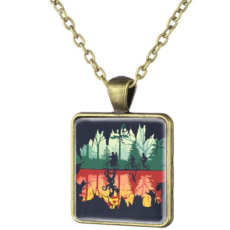 Řetízek Stranger Things - Upside Down