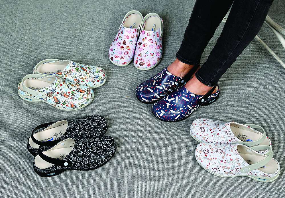 Nursing Care BERLIM WG4AP03 pracovní kožená pratelná obuv s certifikací unisex s páskem tmavě modrá