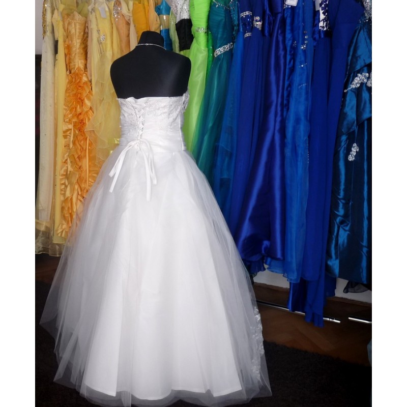 PlesovaModa.cz luxusní svatební šaty krémové Donna Barva: Krémová, Velikost: L