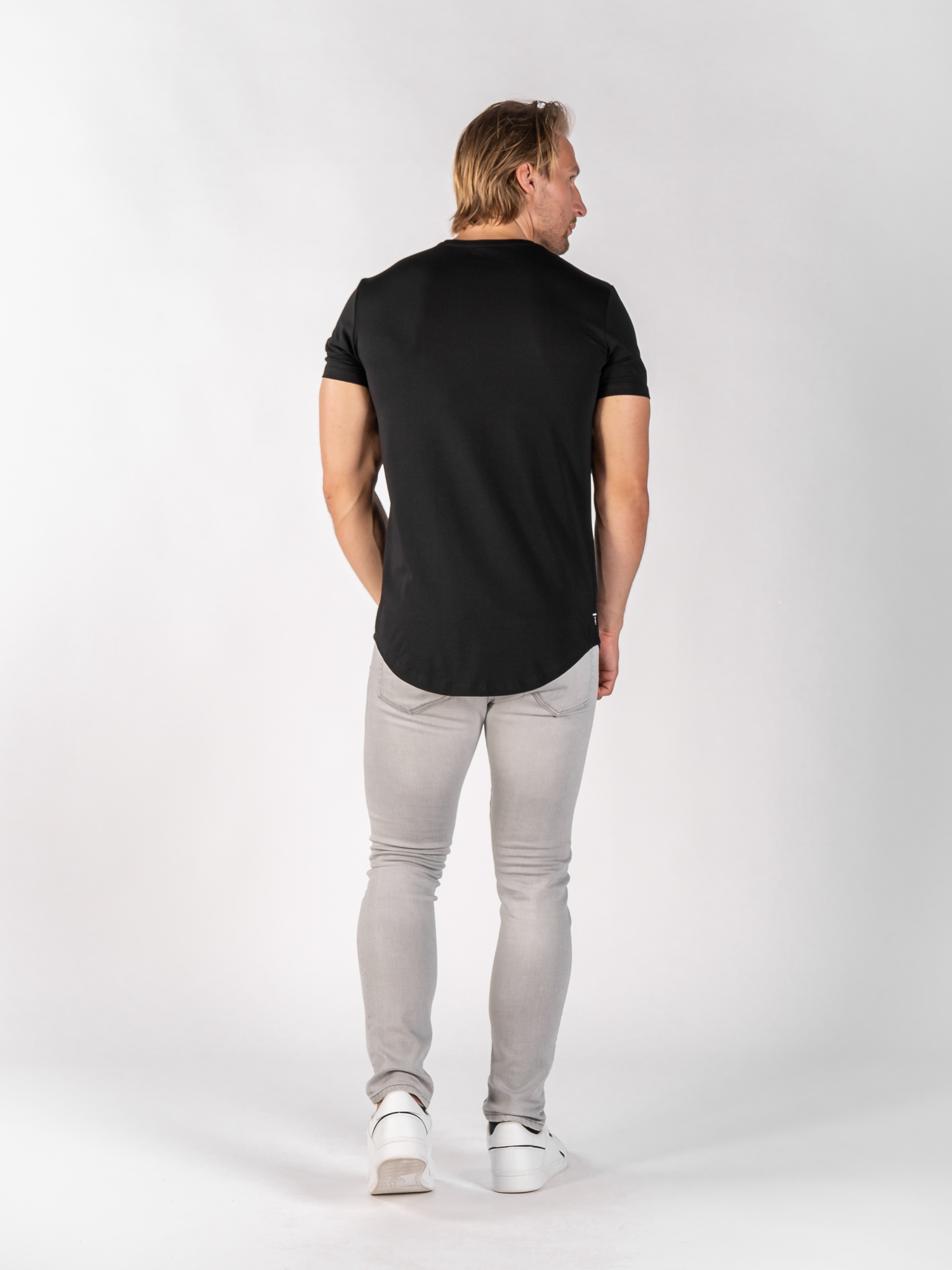 TallGuys Pánské prodloužené tričko | óčko | Deep black