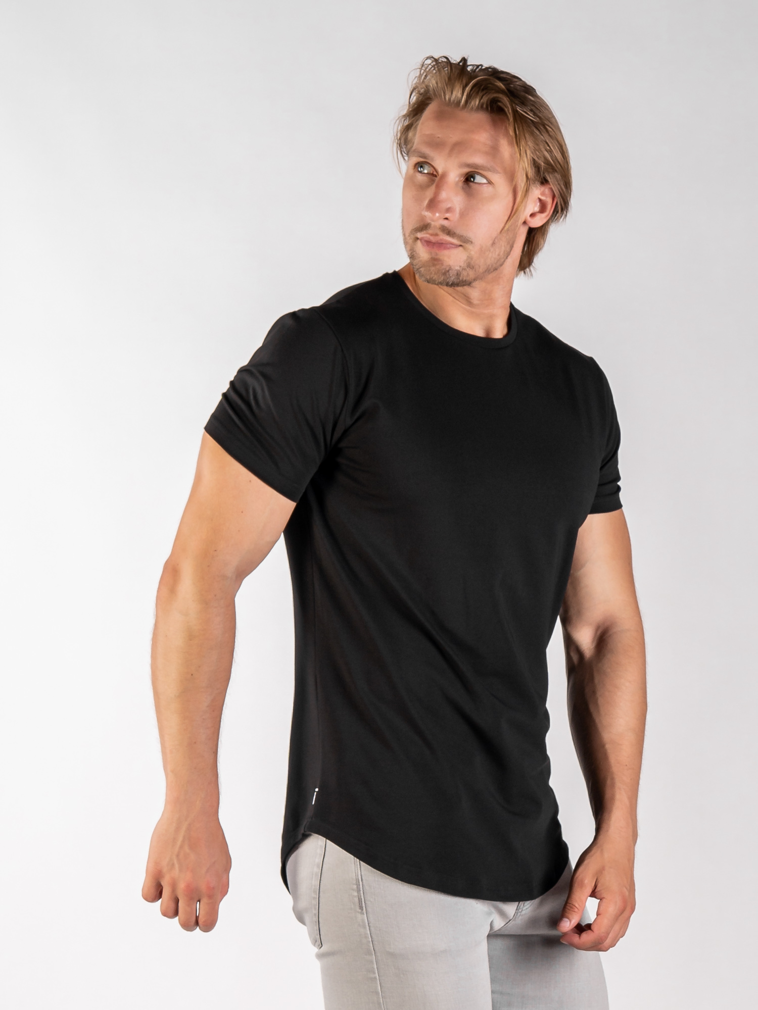 TallGuys Pánské prodloužené tričko | óčko | Deep black