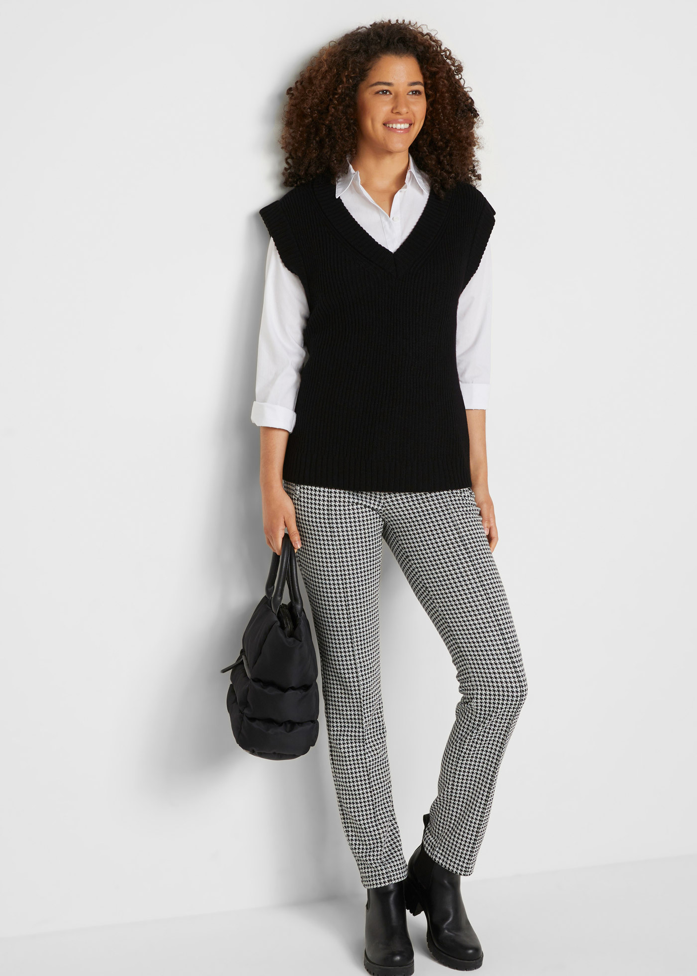 bonprix Pletená vesta Černá