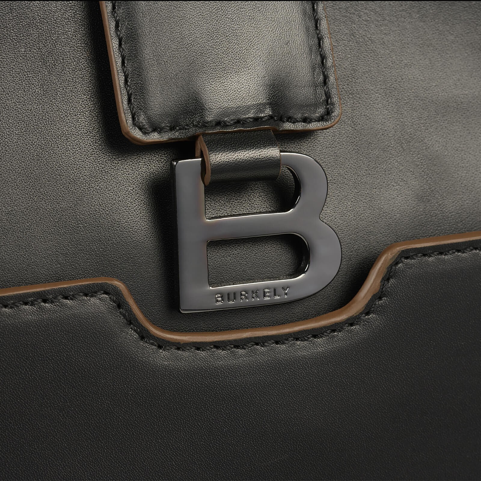 Dámská kožená crossbody kabelka Burkely Meghane - černá