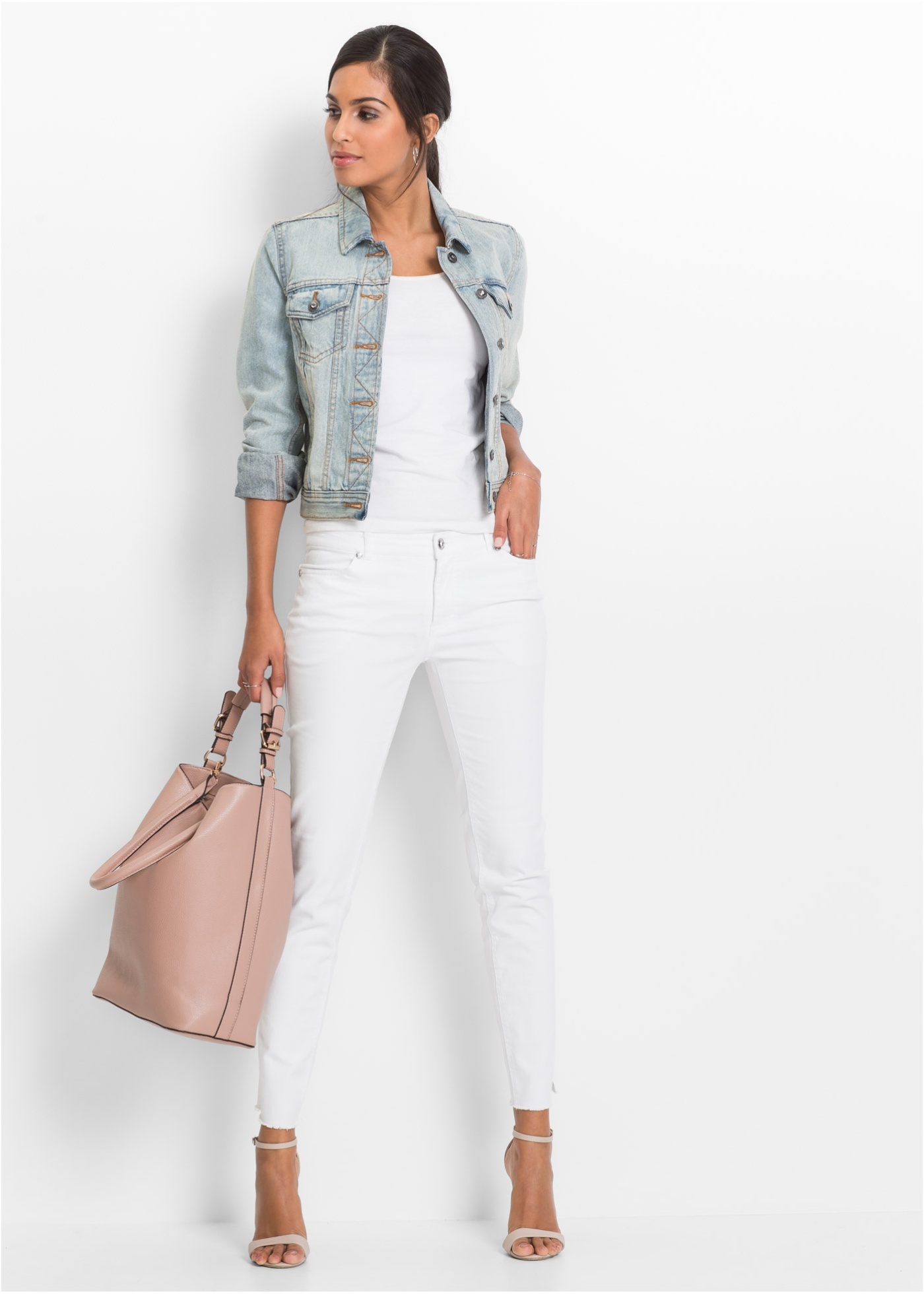 bonprix Džínová bunda modrá Žena