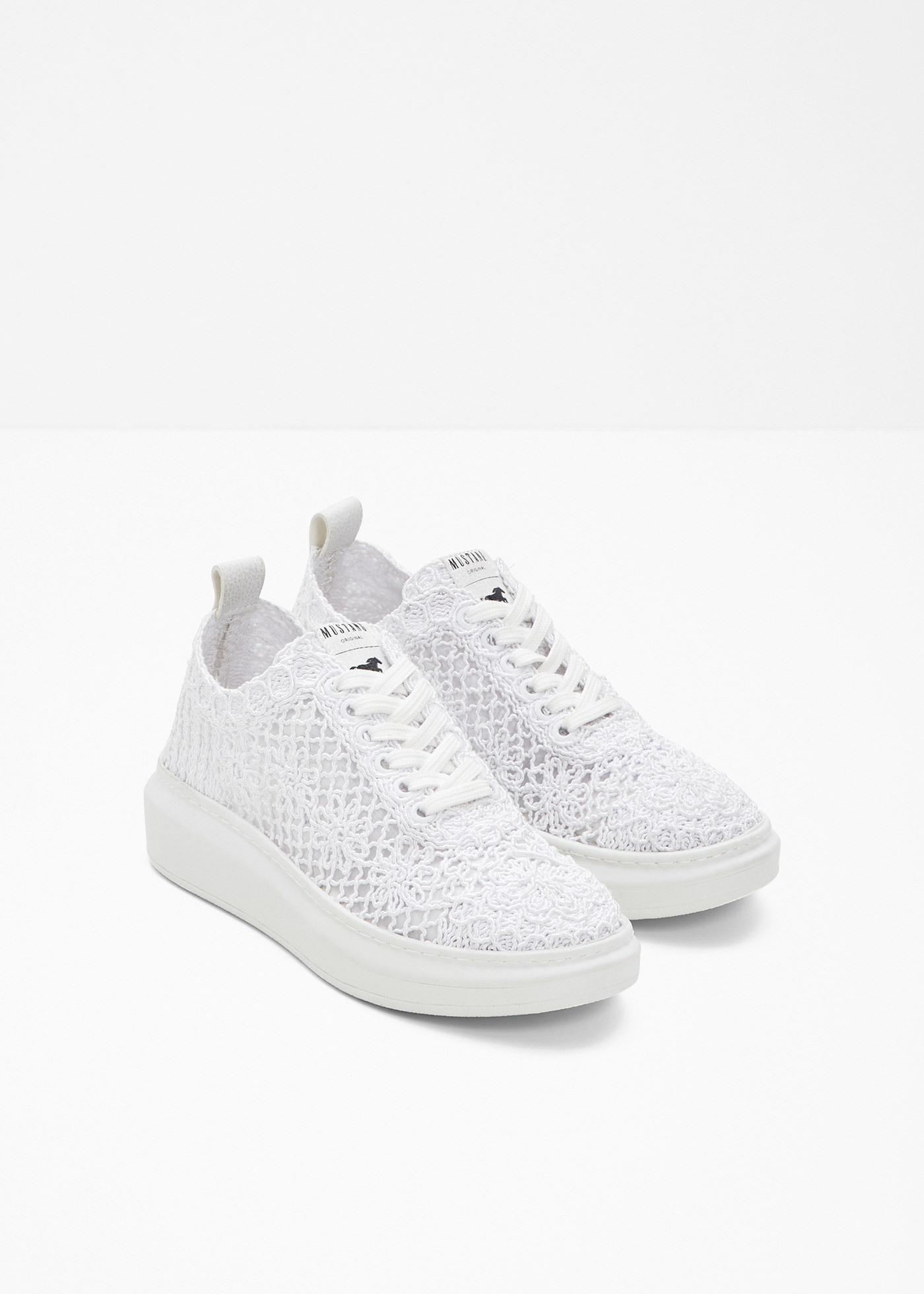 bonprix Tenisky značky Mustang na platformě bílá Žena