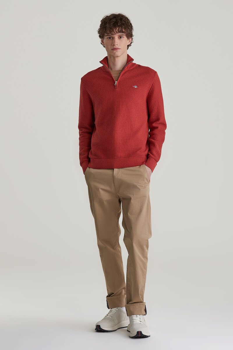 SVETR GANT COTTON TEXTURED HALF ZIP IRON RED