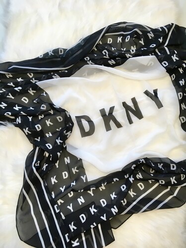 Šál DKNY Logo Foulard Square Scarf černá - GLAMI.cz