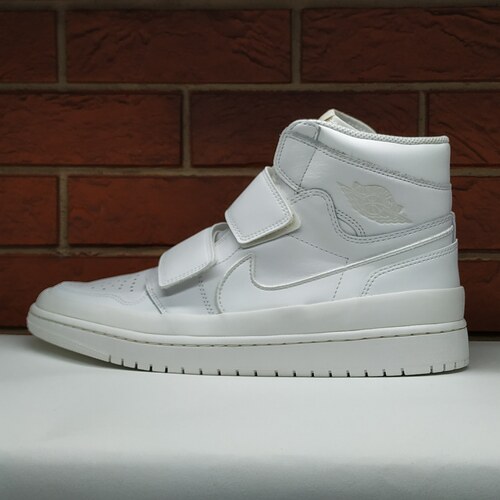yeezy yecheil non reflective on feet