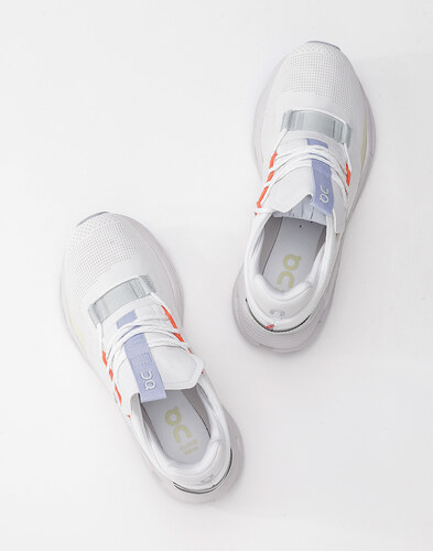 on cloudnova glacier white