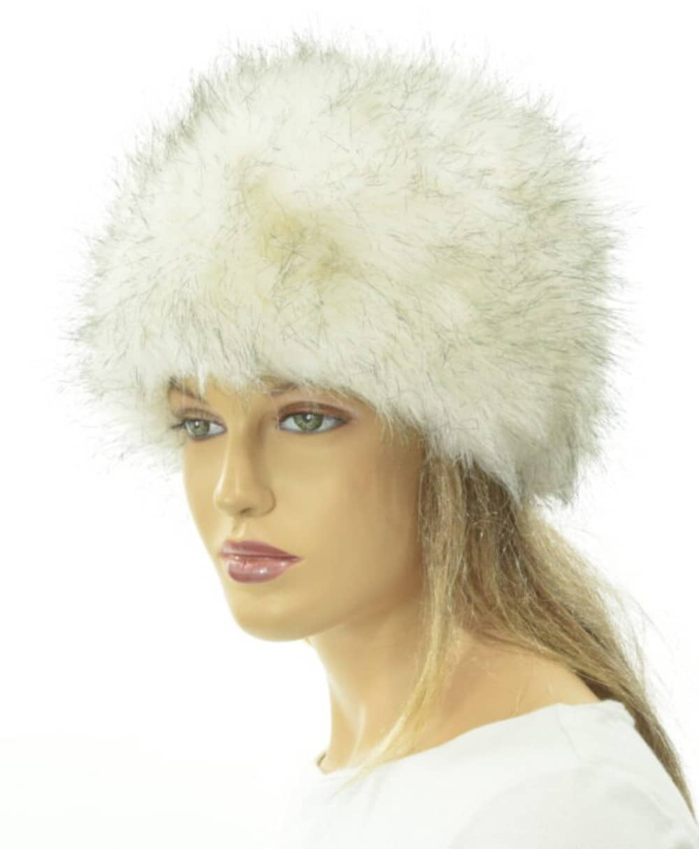 Woolnil Bílá čepice s umělou kožešinou – elegantní a hřejivá