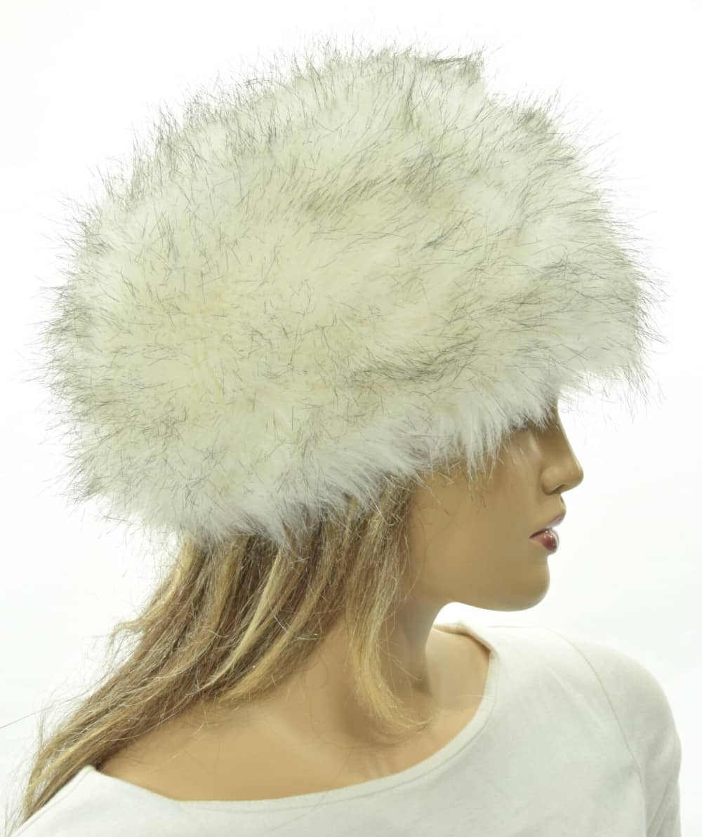 Woolnil Bílá čepice s umělou kožešinou – elegantní a hřejivá