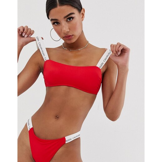 Calvin Klein bandeau logo strap bikini top in red - GLAMI.cz