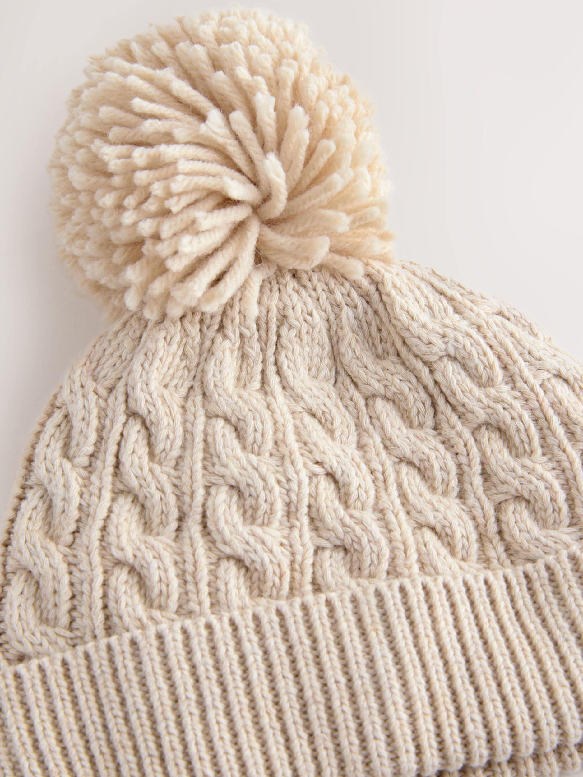 Next Čepice krémová