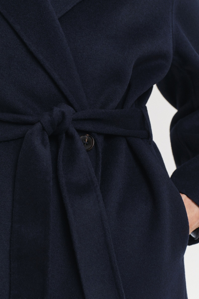 KABÁT GANT HANDSTITCHED BELTED COAT EVENING BLUE