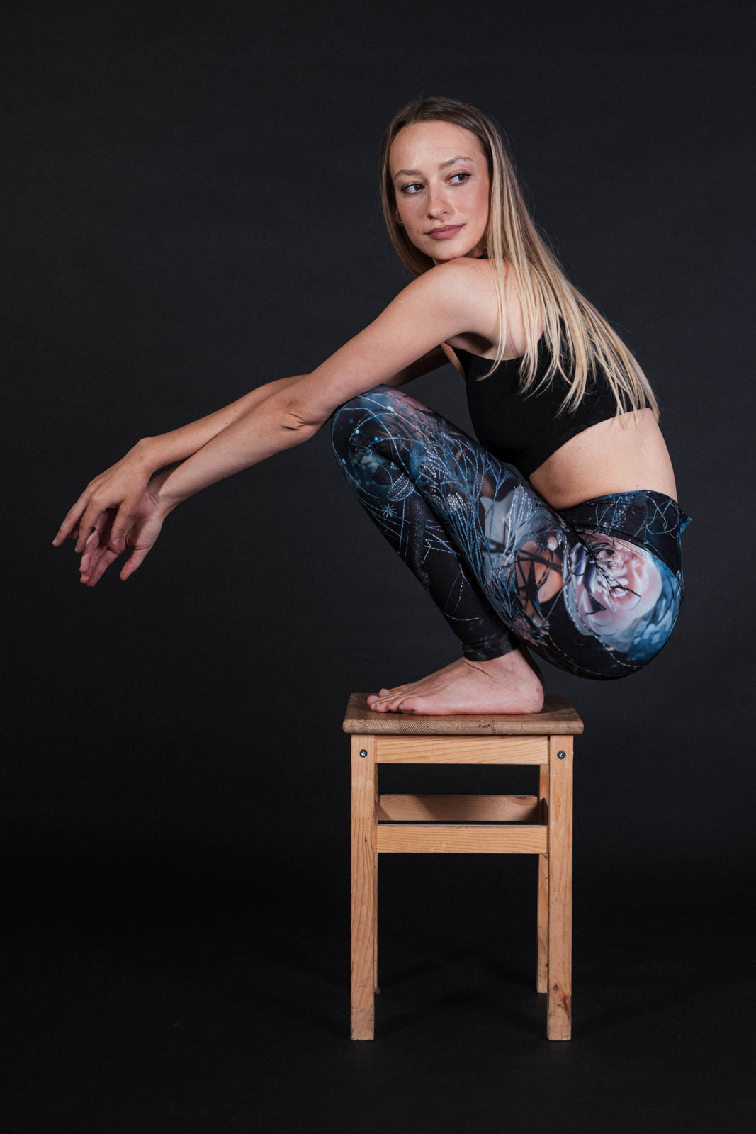 youngprimitive - funkční legíny Still life - black