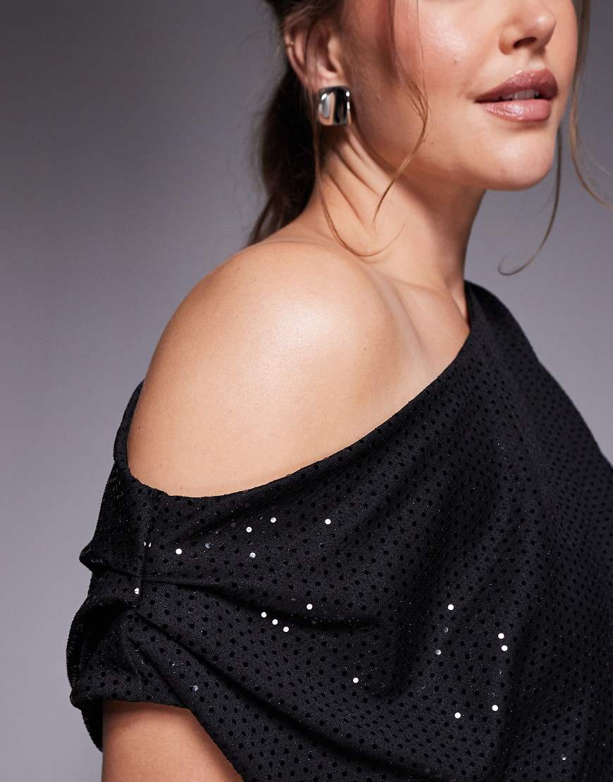 New Look Plus New Look Curve sequin scoop neck top in black