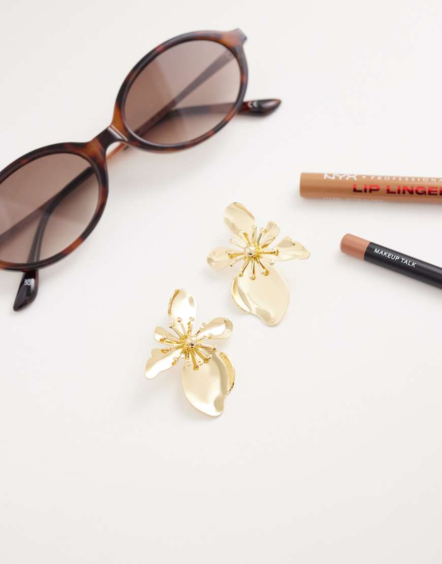 ASOS DESIGN stud earrings with floral design in gold tone