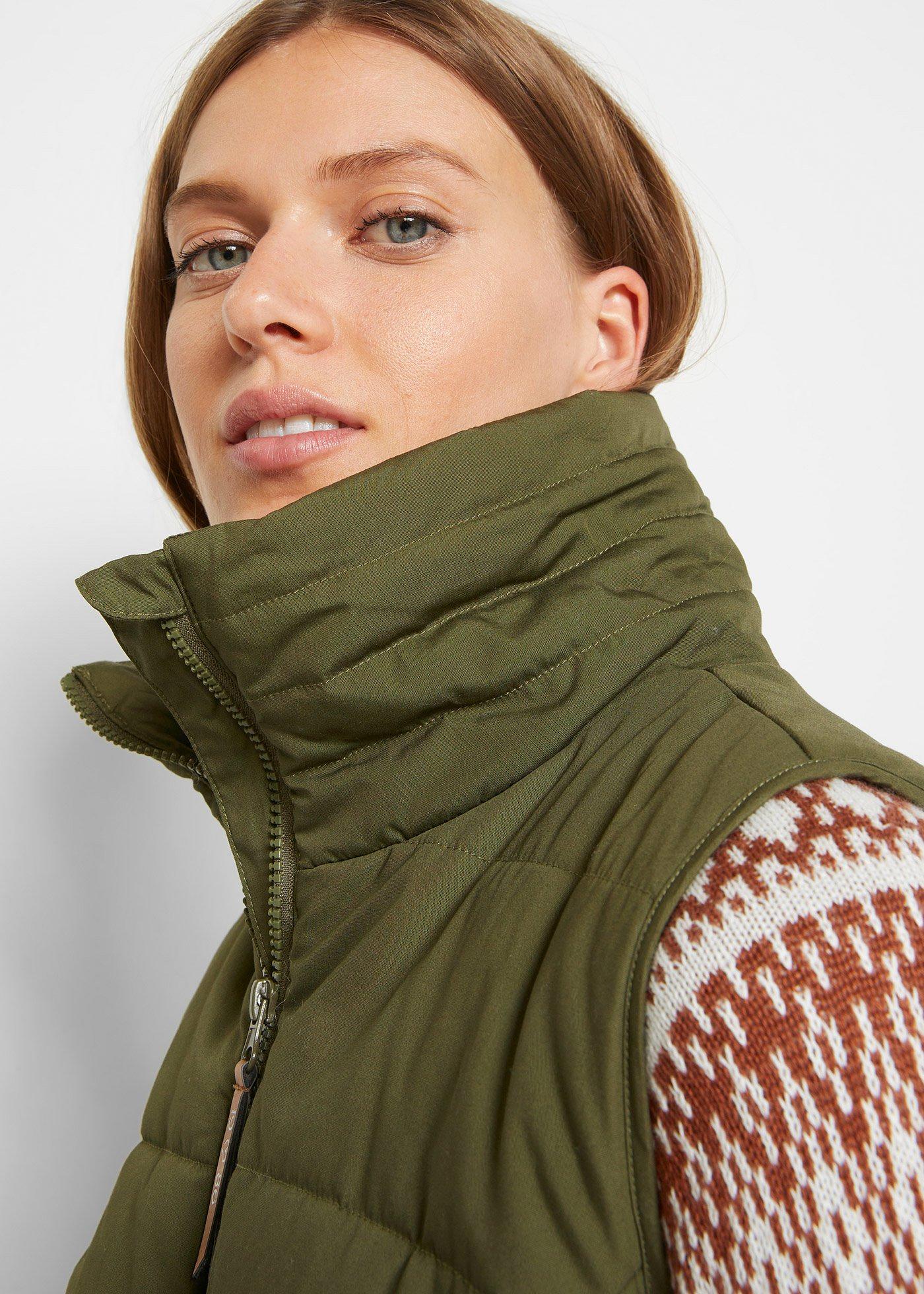 bonprix Dlouhá vesta se stojáčkem Zelená