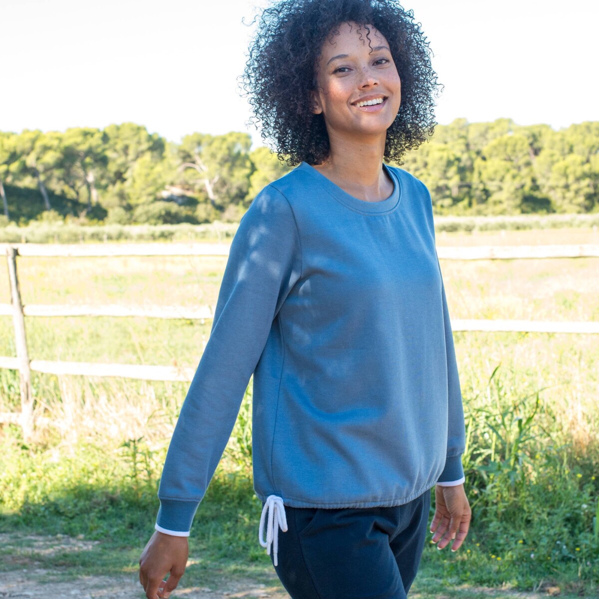 Blancheporte Moltonová mikina se šňůrkou na stažení modrá džínová