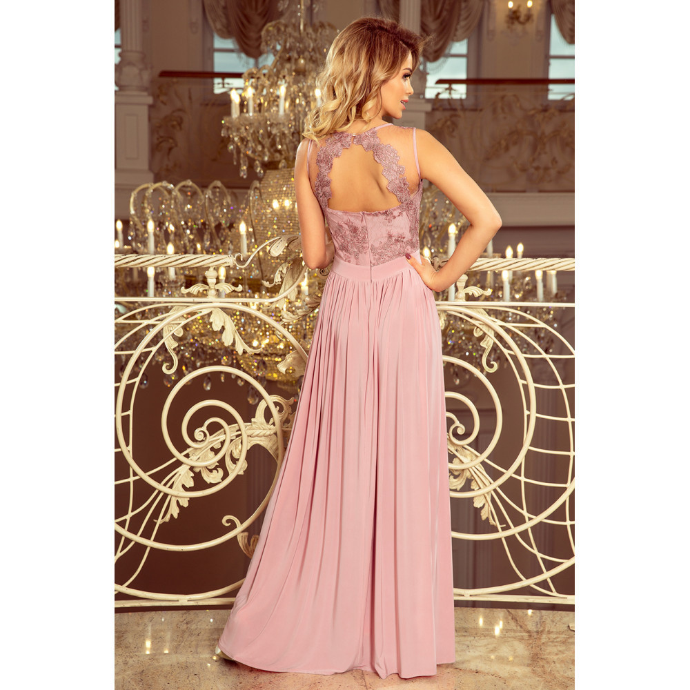 NUMOCO LEA dlouhé šaty bez rukávů s vyšívaným výstřihem – taupe