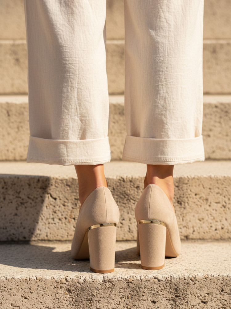 Dámské semišové lodičky na jehlovém podpatku béžové FashionStreet ZY1398