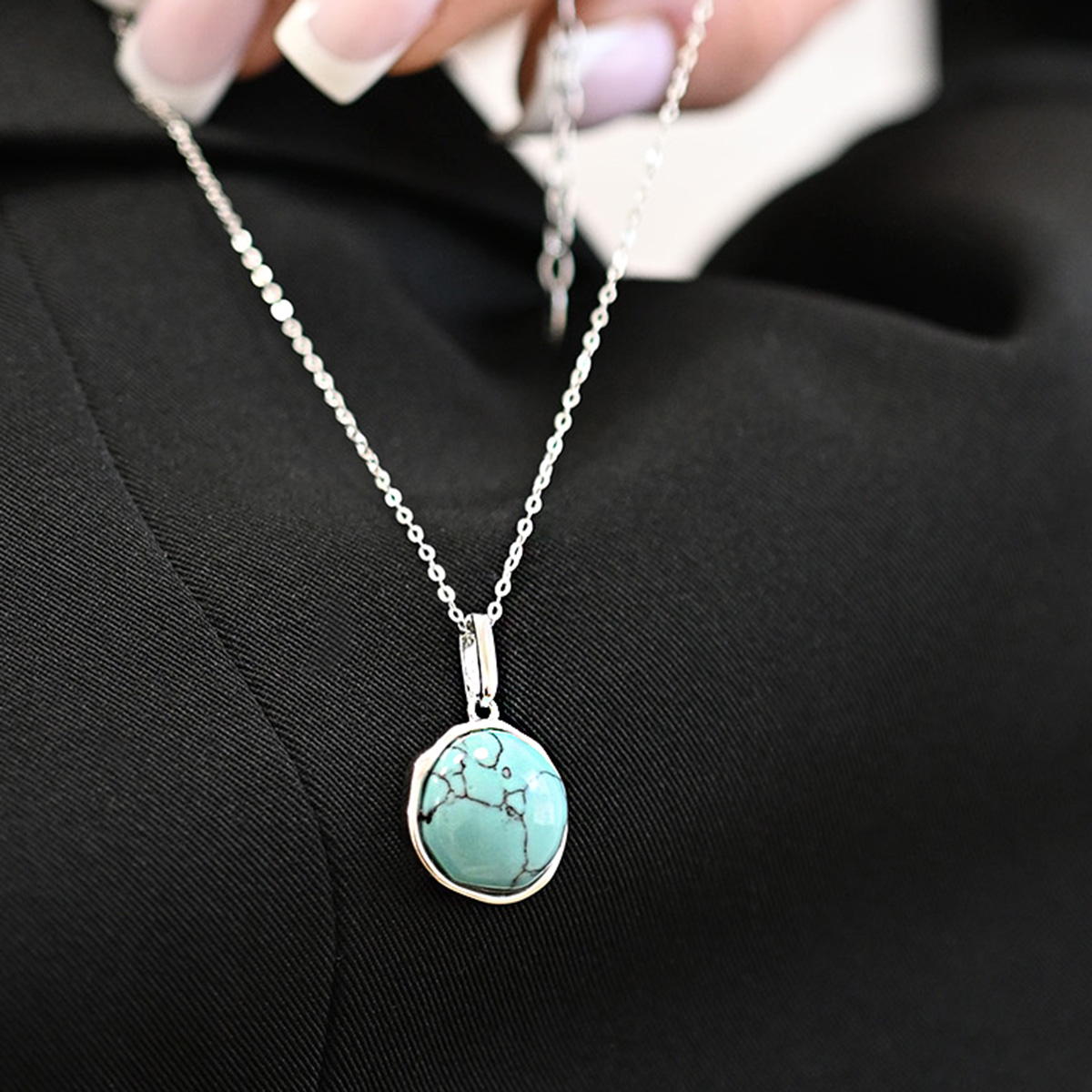 Stříbrný náhrdelník s tyrkysem 12162.3