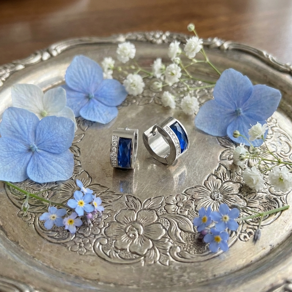 Ewena Náušnice ocelové se skleněným proužkem modrá