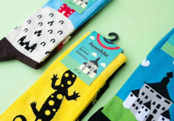 tři páry barevných ponožek Fusakle