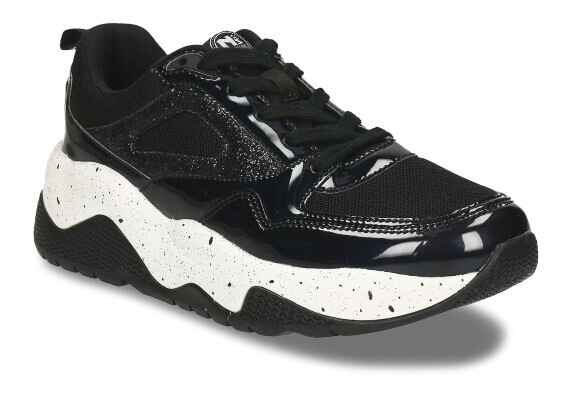 černé sportovní boty