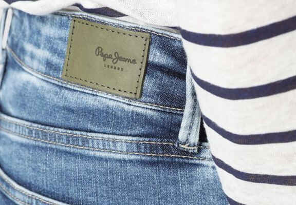 detail na džíny pepe jeans