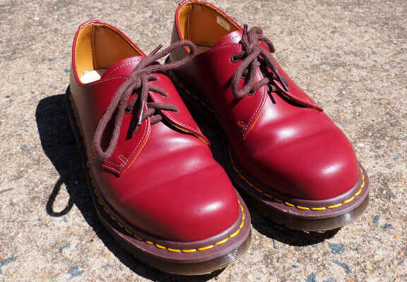 červené boty dr. martens