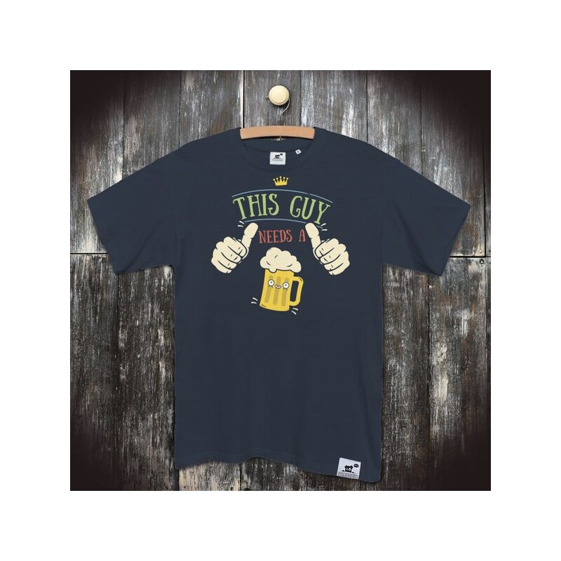 PANDEMIC Pánské bio tričko s nápisem Pivo: Tenhle chlápek potřebuje pivo