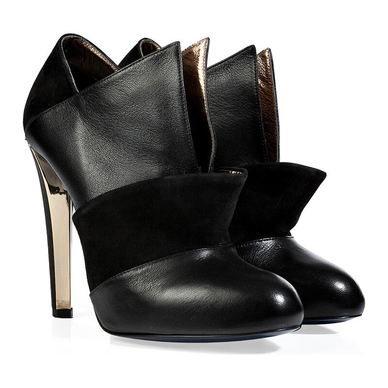 Vionnet Leather Ankle Boots in Black