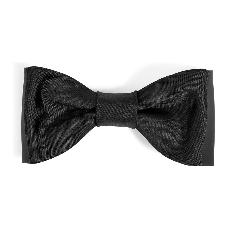 Hugo Silk Bow Tie in Black
