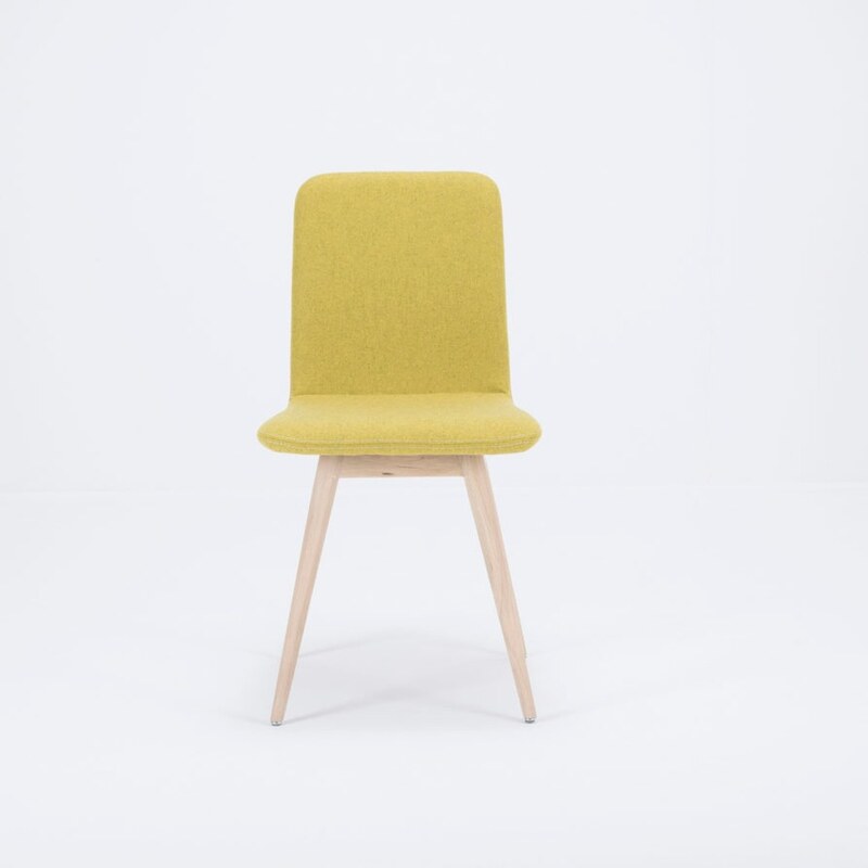 Bonami Žlutá židle z dubového dřeva Gazzda Ena