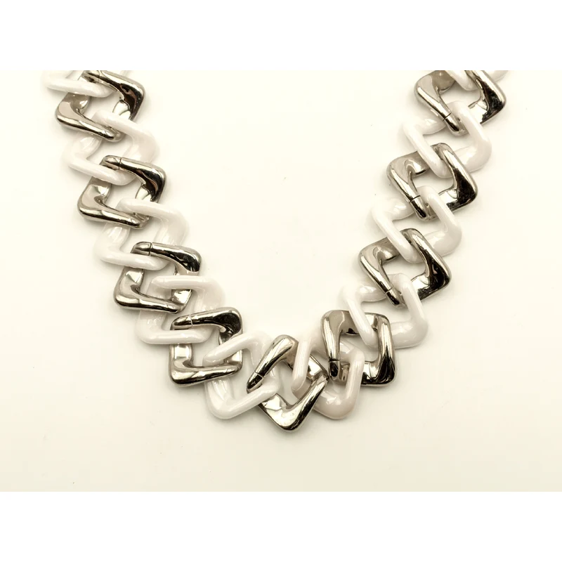 Nugatu Široký dámský náhrdelník ve stříbrné a bílé barvě z chirurgické  oceli a keramika N00032 - GLAMI.cz